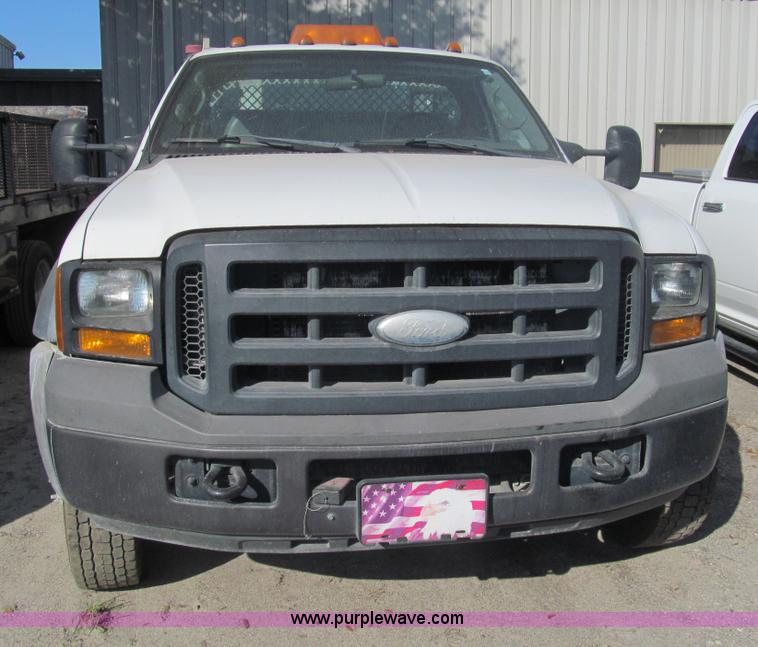 image for item G9526 2006 Ford F550 Super Duty XL service truck
