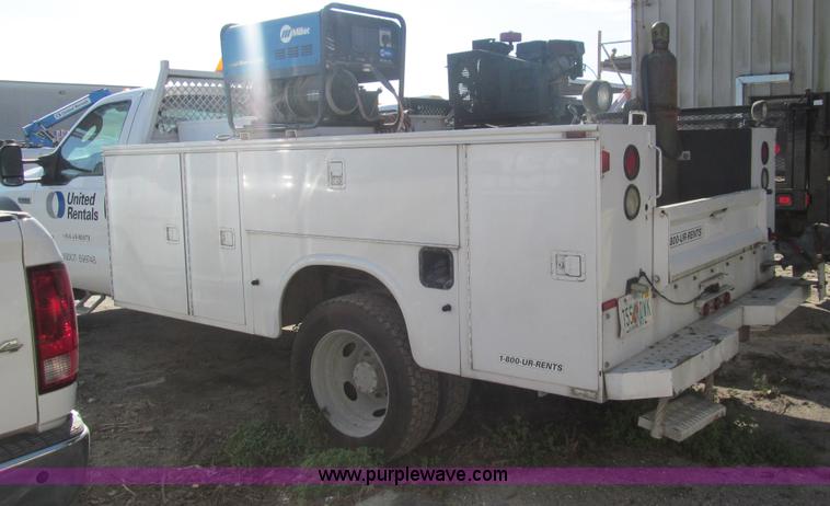 image for item G9526 2006 Ford F550 Super Duty XL service truck