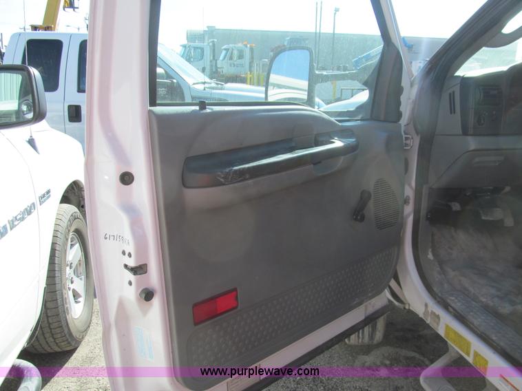 image for item G9526 2006 Ford F550 Super Duty XL service truck