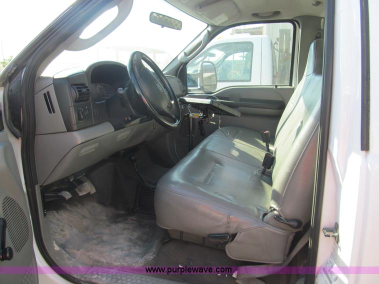 image for item G9526 2006 Ford F550 Super Duty XL service truck