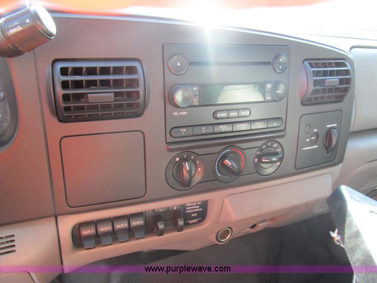 image for item G9526 2006 Ford F550 Super Duty XL service truck