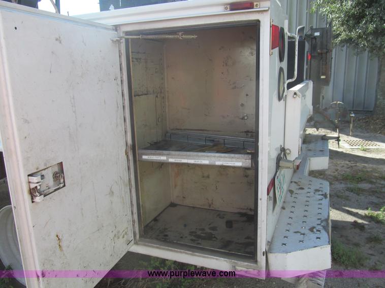 image for item G9526 2006 Ford F550 Super Duty XL service truck