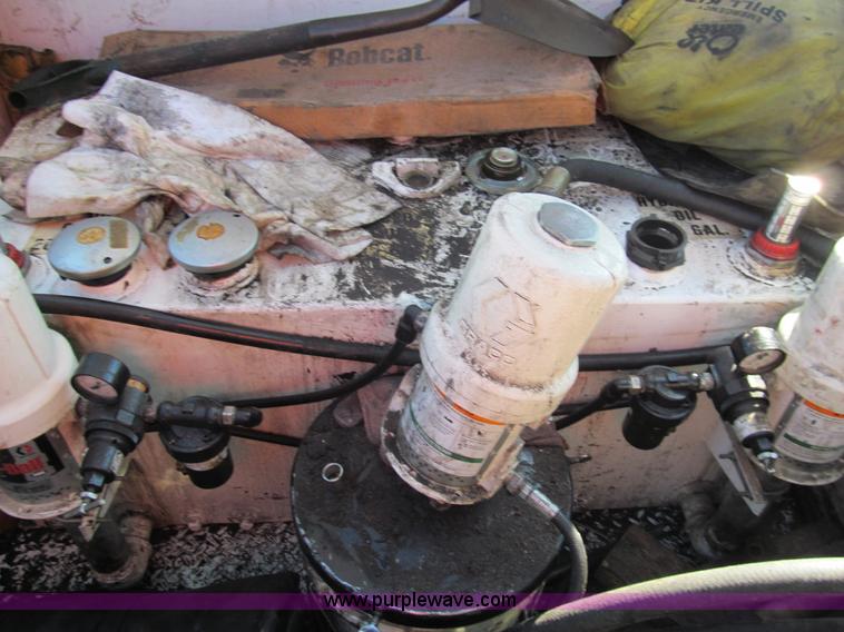 image for item G9526 2006 Ford F550 Super Duty XL service truck