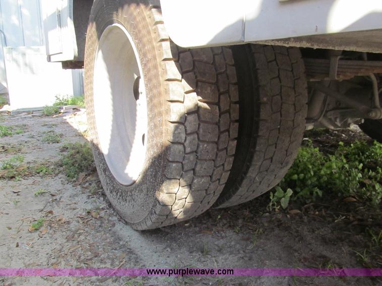 image for item G9526 2006 Ford F550 Super Duty XL service truck