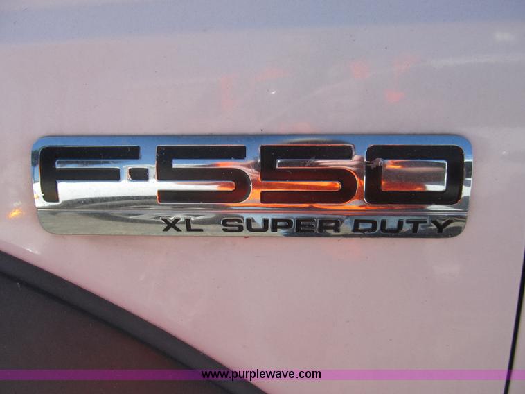 image for item G9526 2006 Ford F550 Super Duty XL service truck