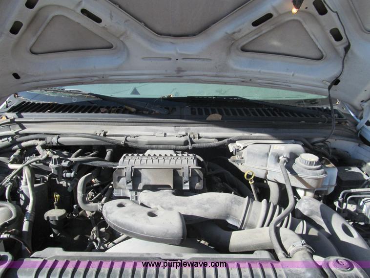 image for item G9527 2005 Ford F350 Super Duty XL pickup truck