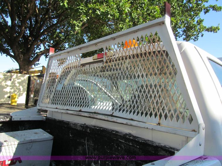 image for item G9527 2005 Ford F350 Super Duty XL pickup truck