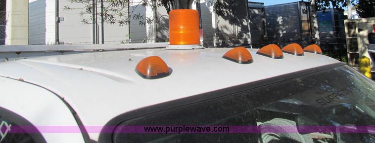 image for item G9527 2005 Ford F350 Super Duty XL pickup truck