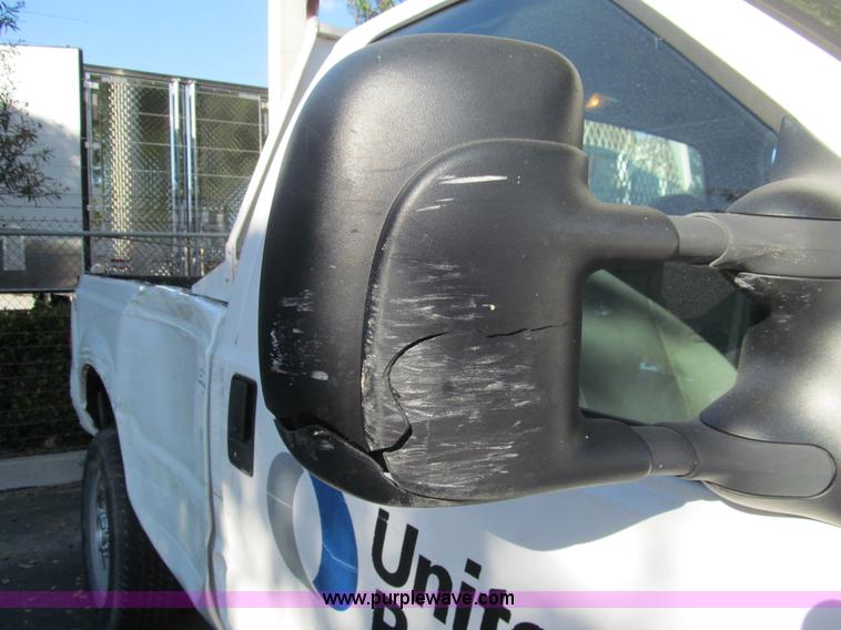 image for item G9527 2005 Ford F350 Super Duty XL pickup truck