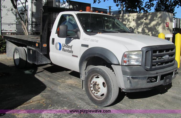image for item G9528 2007 Ford F450 Super Duty flatbed truck