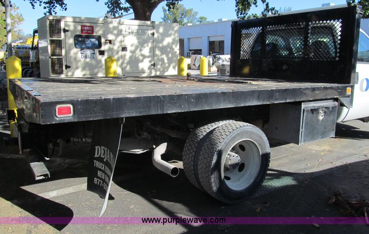 image for item G9528 2007 Ford F450 Super Duty flatbed truck