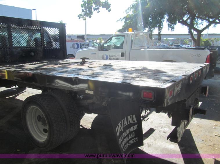 image for item G9528 2007 Ford F450 Super Duty flatbed truck