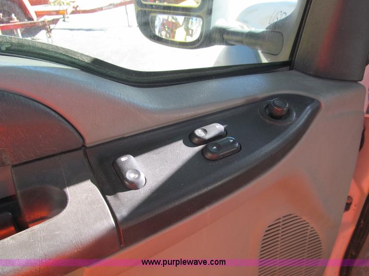 image for item G9528 2007 Ford F450 Super Duty flatbed truck