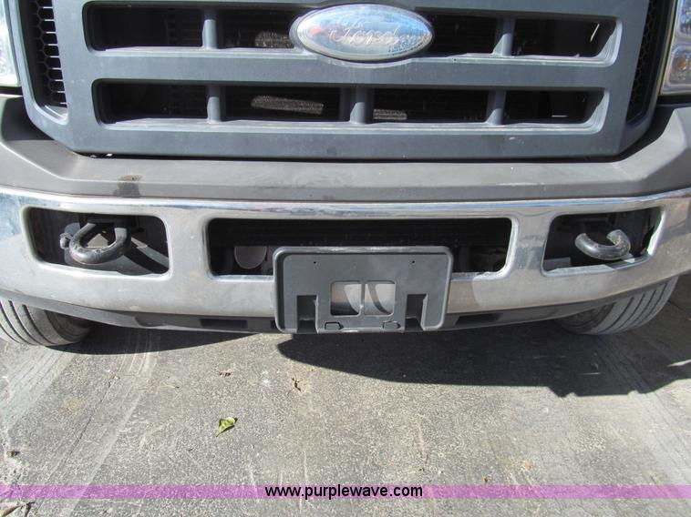 image for item G9528 2007 Ford F450 Super Duty flatbed truck