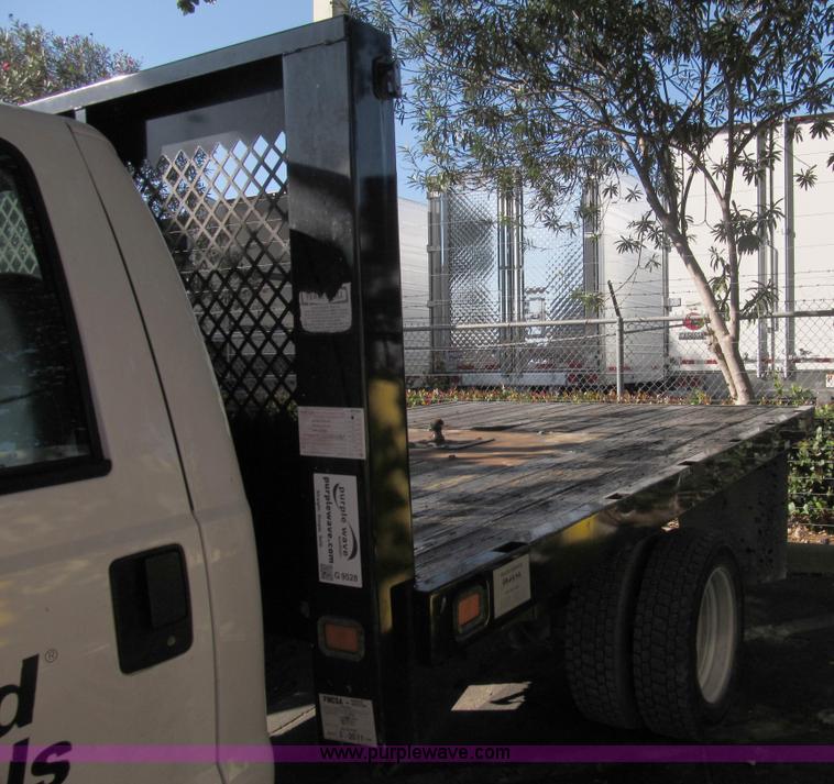 image for item G9528 2007 Ford F450 Super Duty flatbed truck