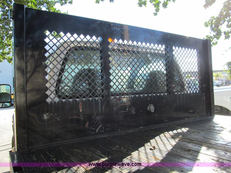 image for item G9528 2007 Ford F450 Super Duty flatbed truck