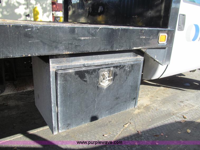 image for item G9528 2007 Ford F450 Super Duty flatbed truck