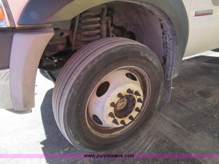 image for item G9528 2007 Ford F450 Super Duty flatbed truck