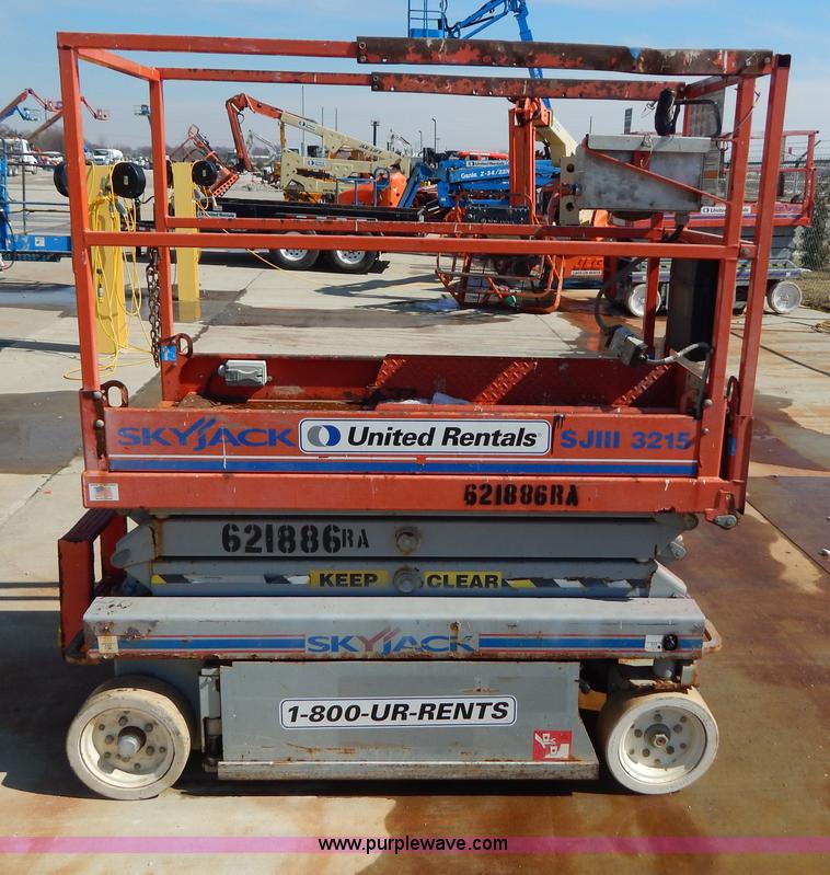 image for item I1143 2006 Skyjack SJIII3215 electric scissor lift