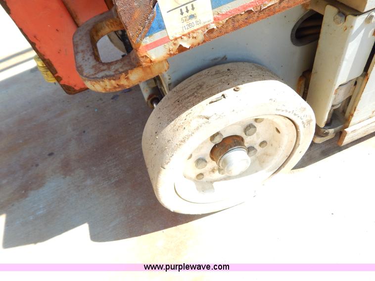 image for item I1143 2006 Skyjack SJIII3215 electric scissor lift