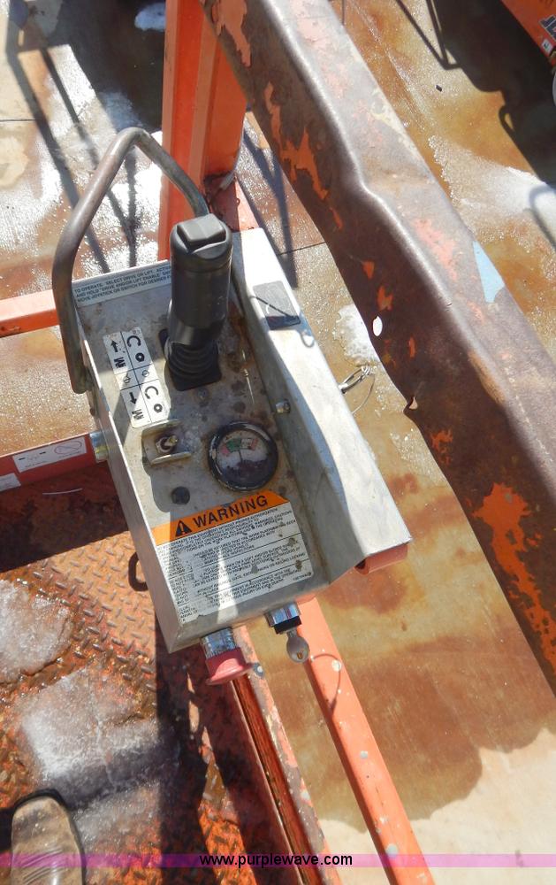 image for item I1143 2006 Skyjack SJIII3215 electric scissor lift