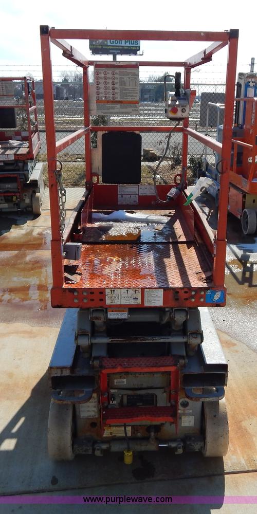 image for item I1144 2006 Skyjack SJIII3215 scissor lift