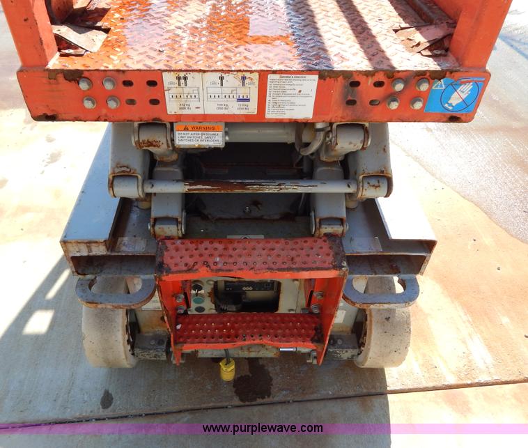 image for item I1144 2006 Skyjack SJIII3215 scissor lift
