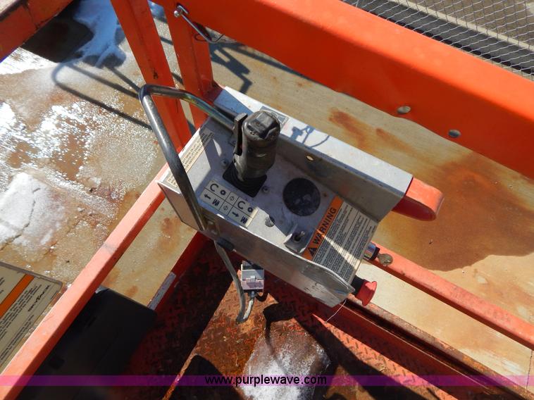 image for item I1144 2006 Skyjack SJIII3215 scissor lift