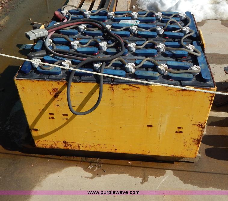 image for item I1145 Industrial forklift battery