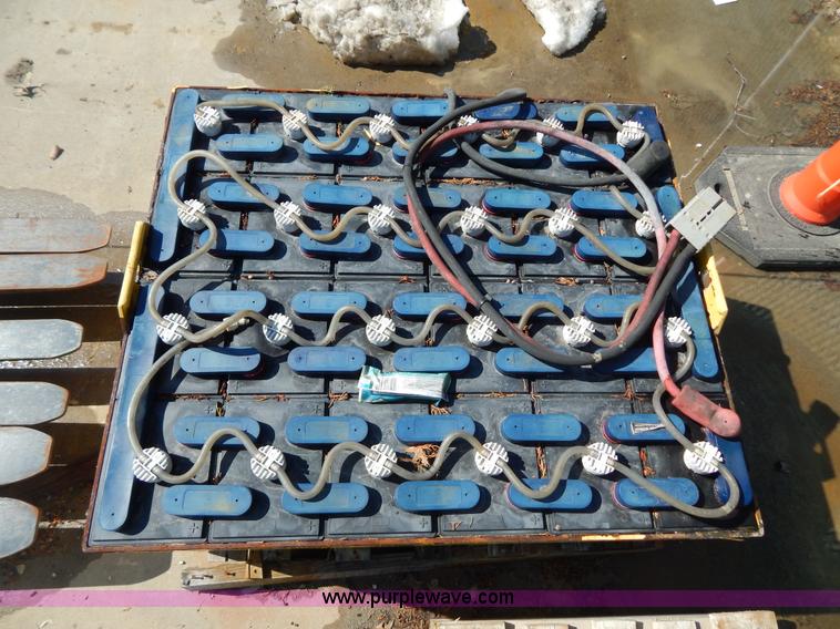 image for item I1145 Industrial forklift battery