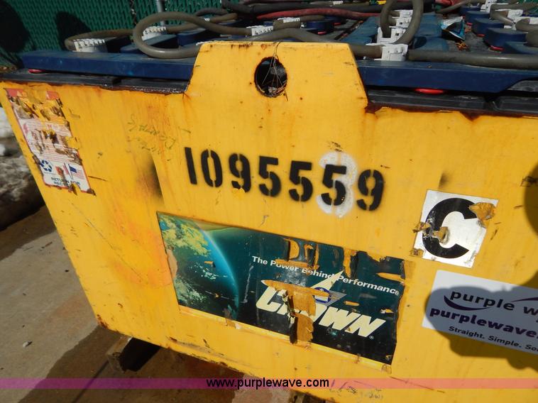 image for item I1145 Industrial forklift battery