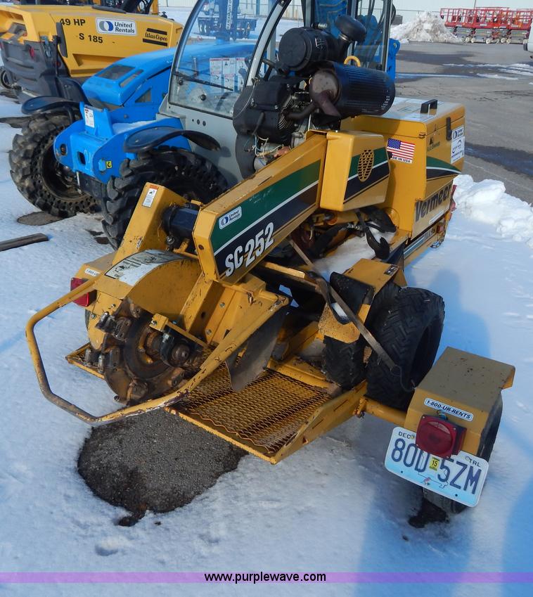 image for item I1146 2010 Vermeer SC252 stump grinder