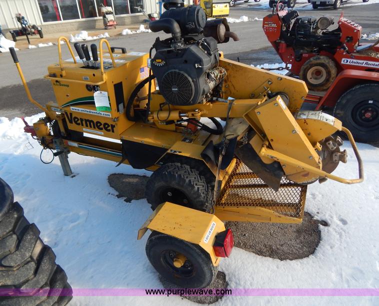 image for item I1146 2010 Vermeer SC252 stump grinder