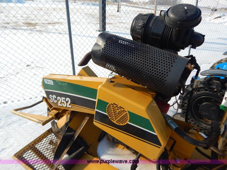 image for item I1146 2010 Vermeer SC252 stump grinder