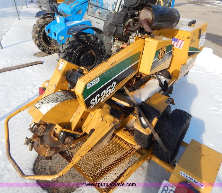 image for item I1146 2010 Vermeer SC252 stump grinder