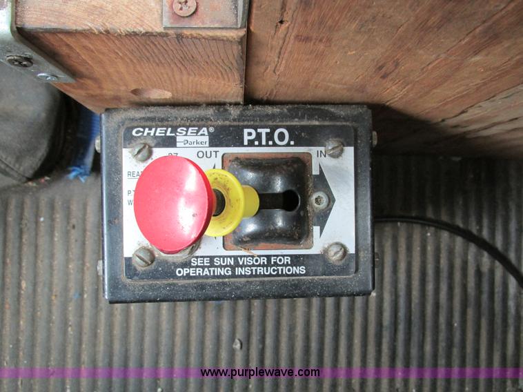 image for item I4192 2007 Freightliner Columbia 120 semi truck