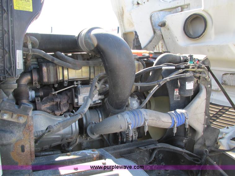 image for item I4193 2009 Freightliner Columbia 120 semi truck