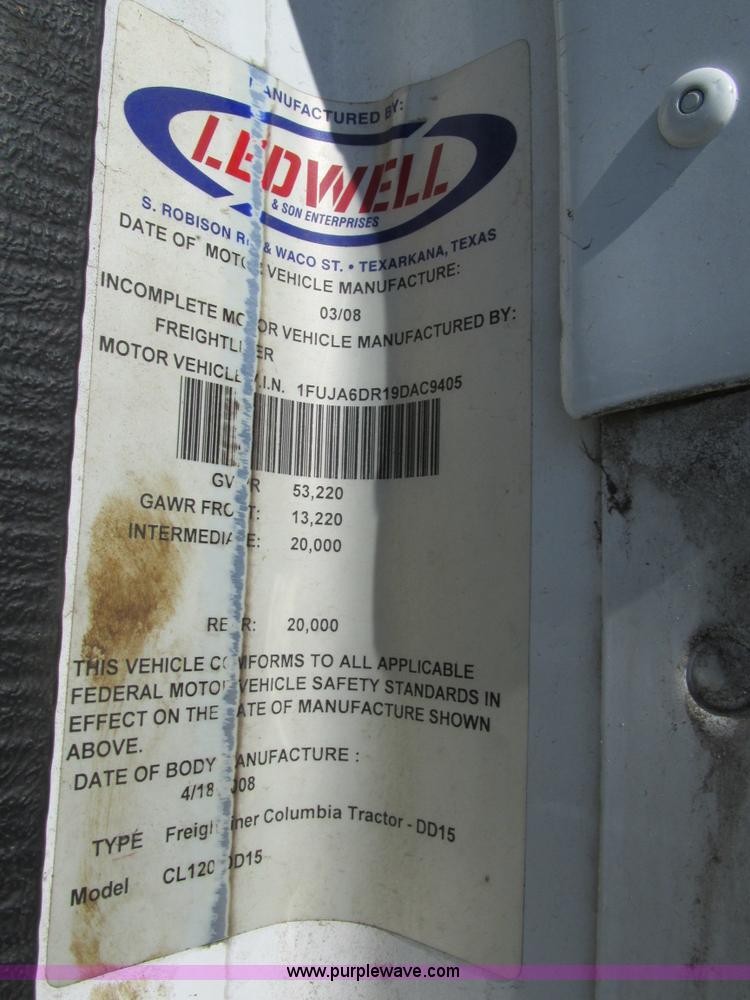 image for item I4193 2009 Freightliner Columbia 120 semi truck