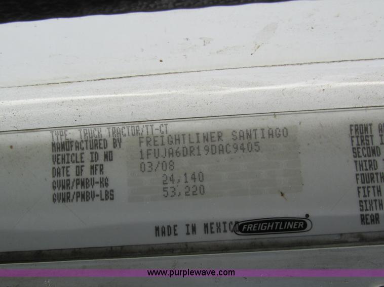 image for item I4193 2009 Freightliner Columbia 120 semi truck