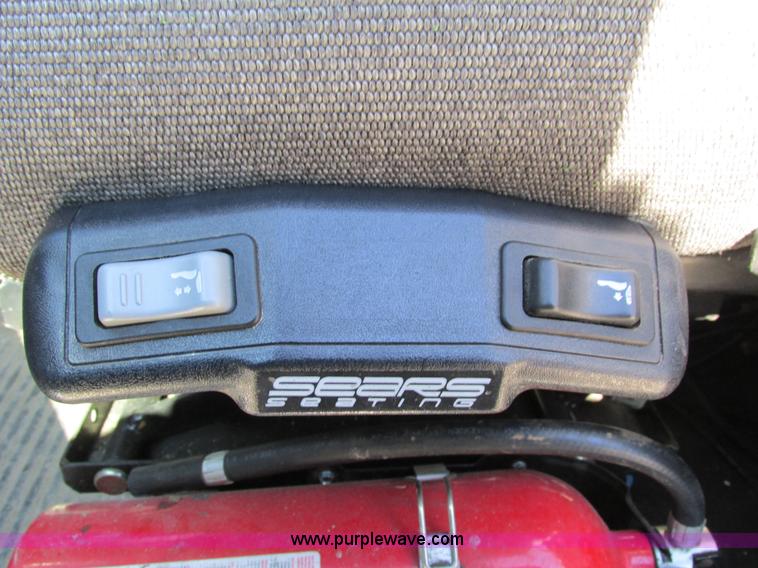 image for item I4193 2009 Freightliner Columbia 120 semi truck