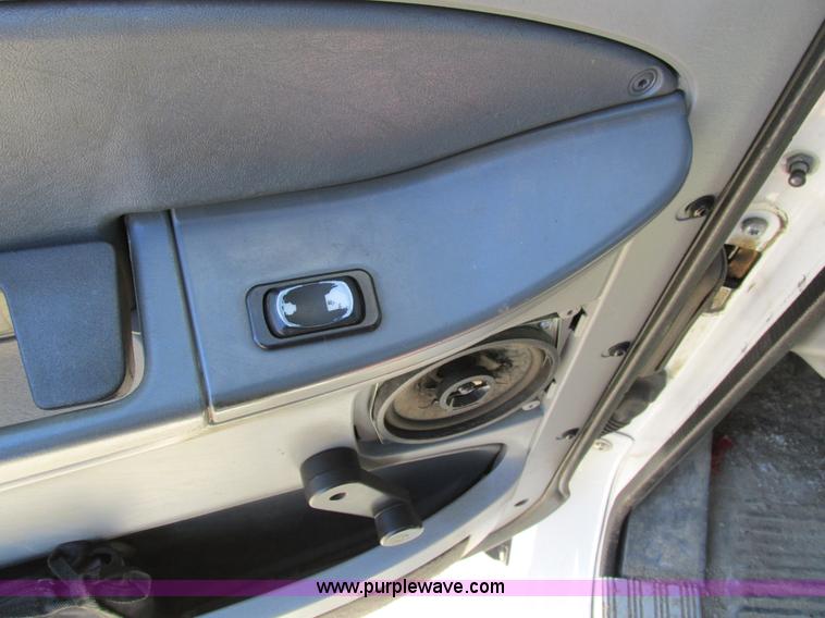 image for item I4193 2009 Freightliner Columbia 120 semi truck