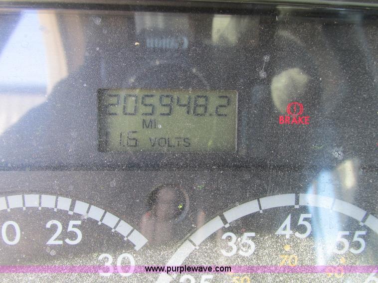 image for item I4193 2009 Freightliner Columbia 120 semi truck