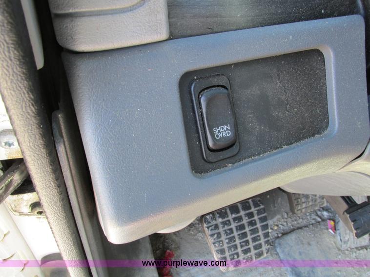 image for item I4193 2009 Freightliner Columbia 120 semi truck