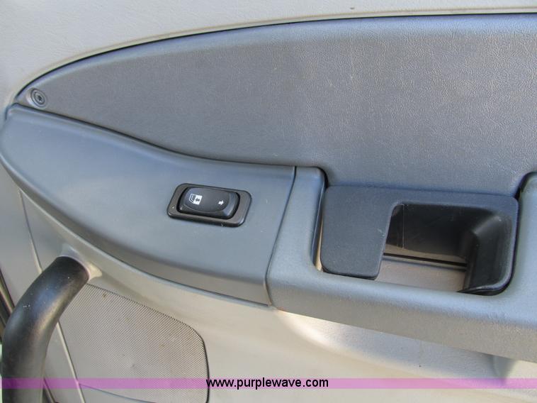 image for item I4193 2009 Freightliner Columbia 120 semi truck