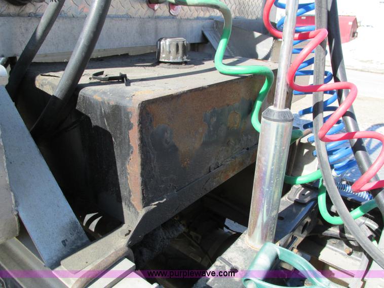 image for item I4193 2009 Freightliner Columbia 120 semi truck