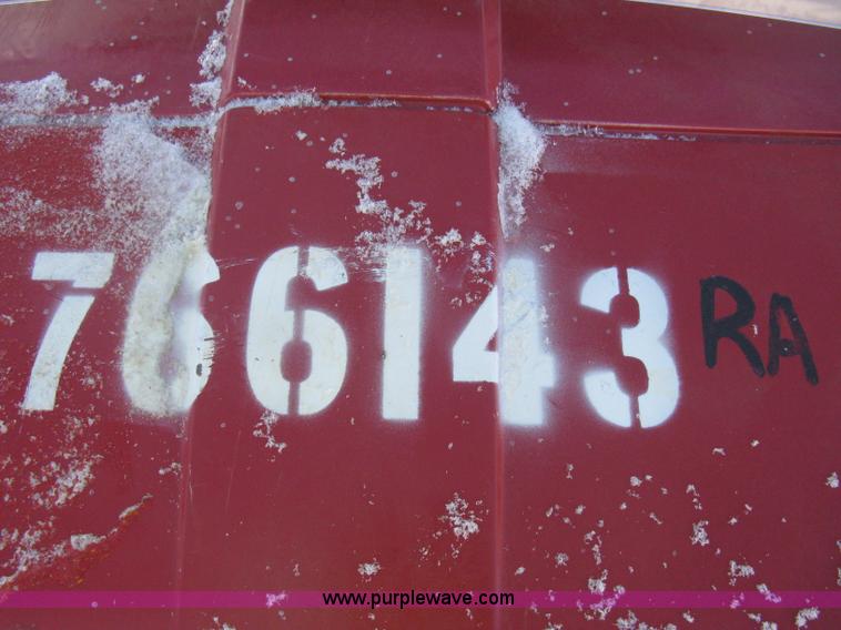 image for item I5624 2008 Club Car XRT Intellitrak utility vehicle