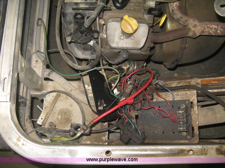 image for item I5625 2008 Club Car XRT Intellitrak utility vehicle