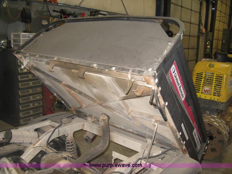 image for item I5625 2008 Club Car XRT Intellitrak utility vehicle