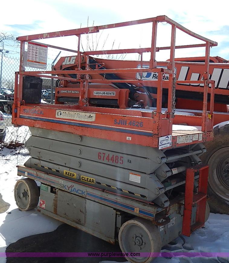 image for item I9336 2007 Skyjack SJIII4626 electric scissor lift