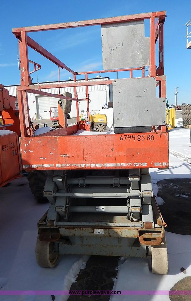 image for item I9336 2007 Skyjack SJIII4626 electric scissor lift